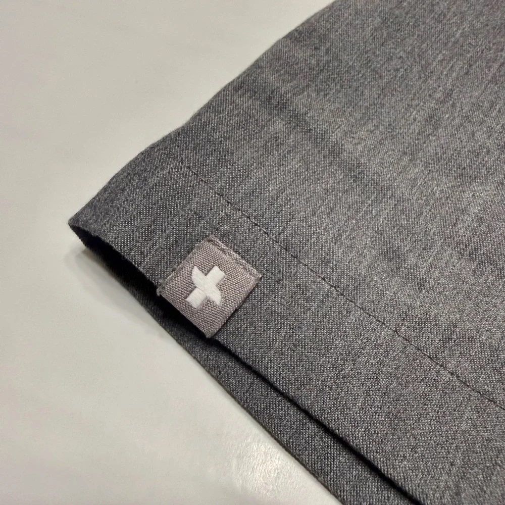 FIGS Leon Scrub‎ Top Mens Medium Gray V-Neck Technical Collection FM1500 Pocket